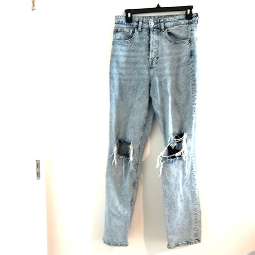 H&M Divided Size 6 Distressed Light Blue Women's Jeans
